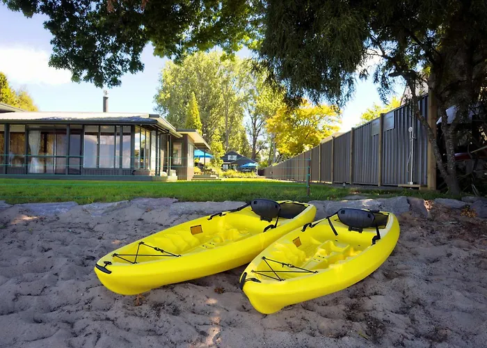 Stillwater - Stunning Lakefront Location With & Kayaks 度假居