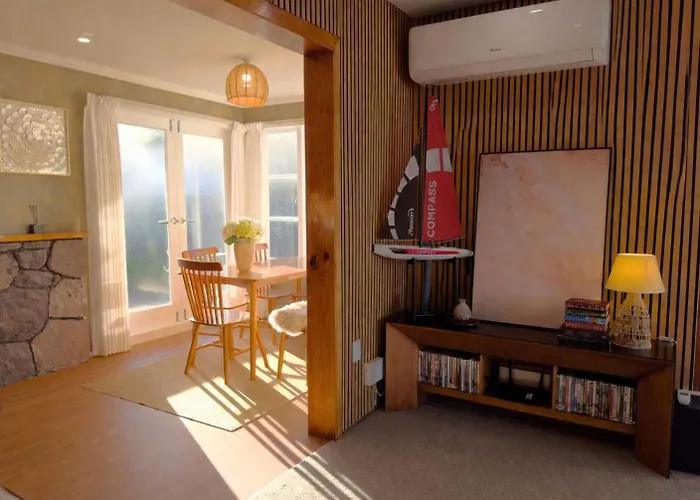 Stillwater - Stunning Lakefront Location With & Kayaks 度假居