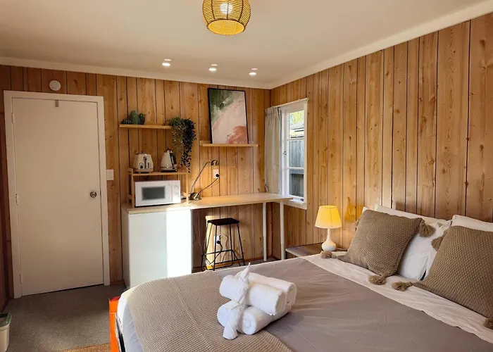 度假居 Stillwater - Stunning Lakefront Location With & Kayaks 罗托鲁阿