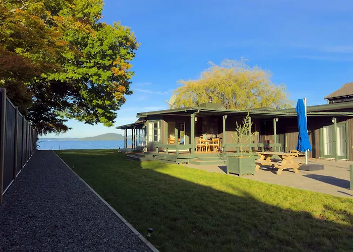 Stillwater - Stunning Lakefront Location With & Kayaks